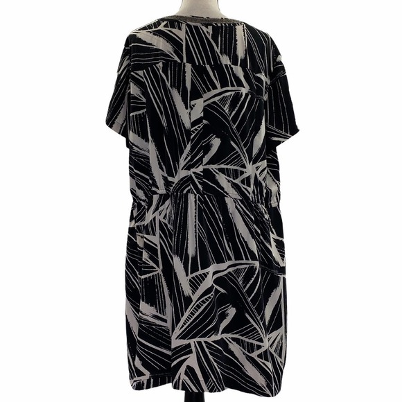 ALFANI Woman Printed Mini Shift Dress Size 24W - Picture 4 of 14